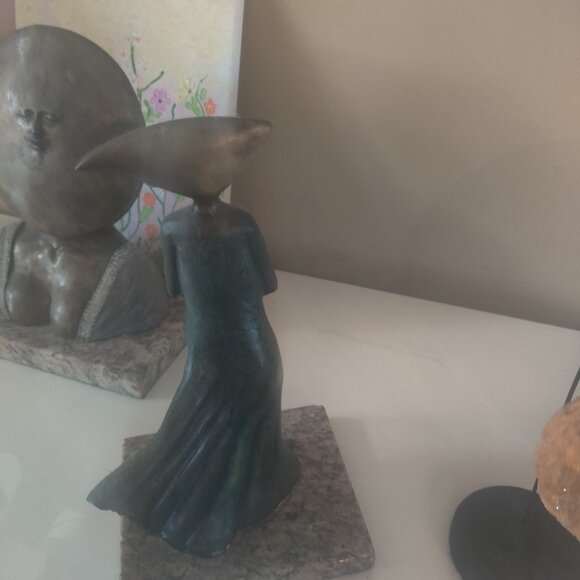 SERGIO BUSTAMANTE "MOON WITH DRESS" BRONZE SCULPTURE - Picture 4 of 5